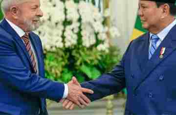  Brasil e Indonésia firmam acordos; Lula confirma candidatura em 2026 